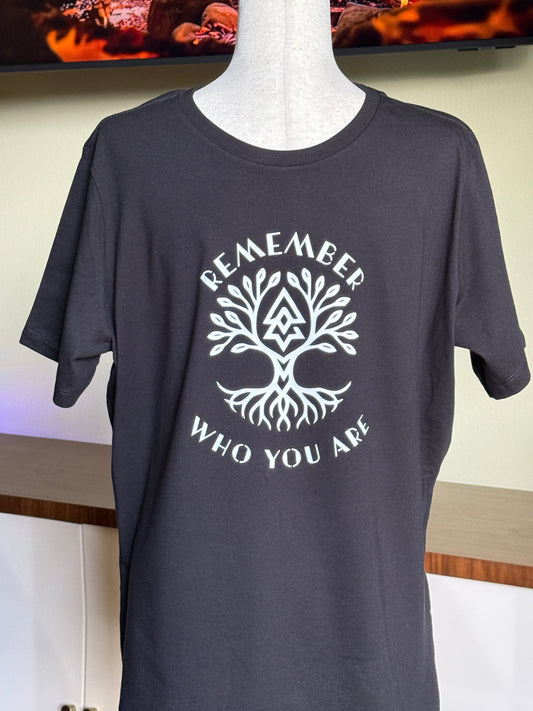 T-shirt Black Tree Remember