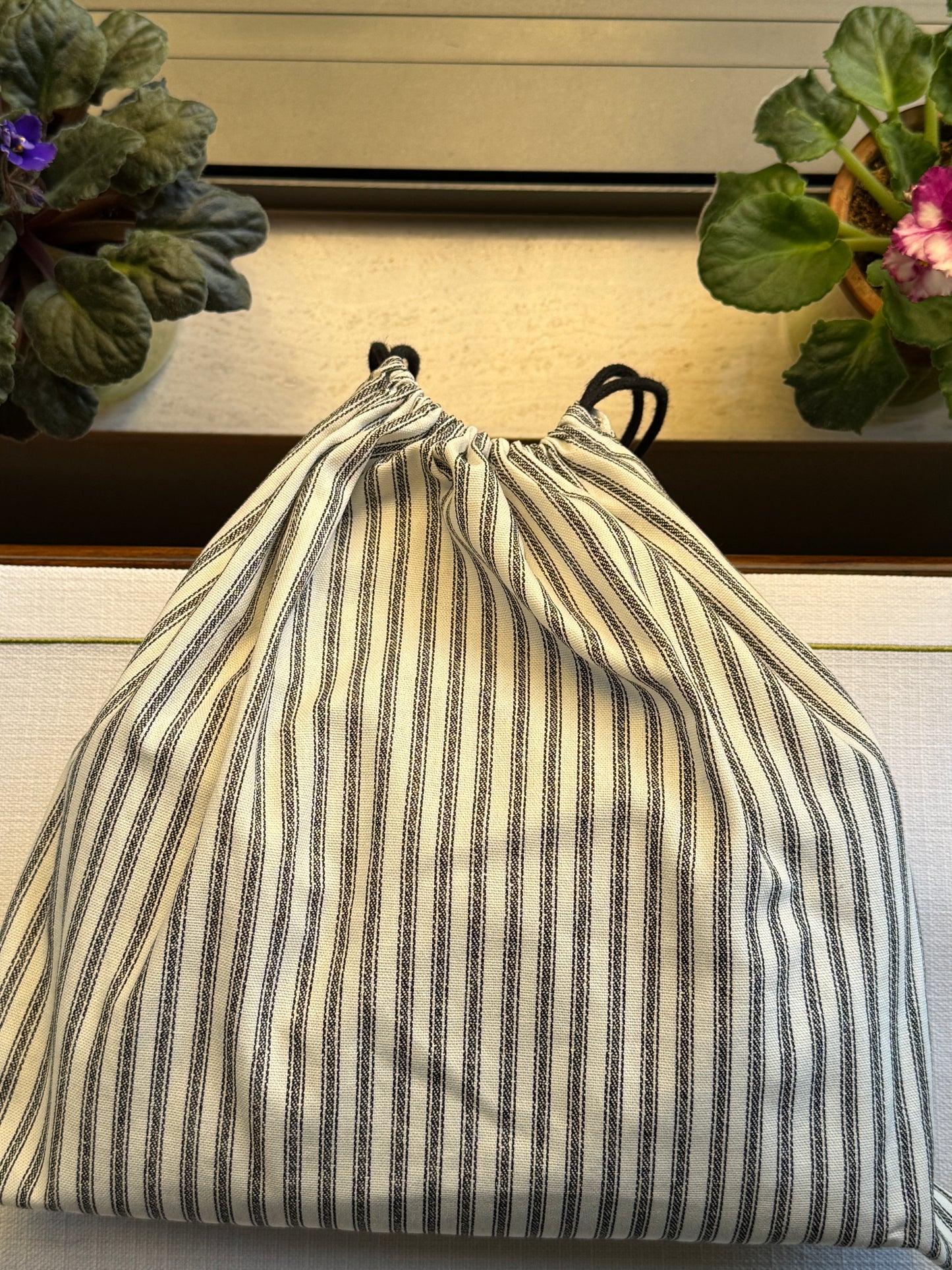 Vintage-Style Yellow Frame Clutch with Chain Strap