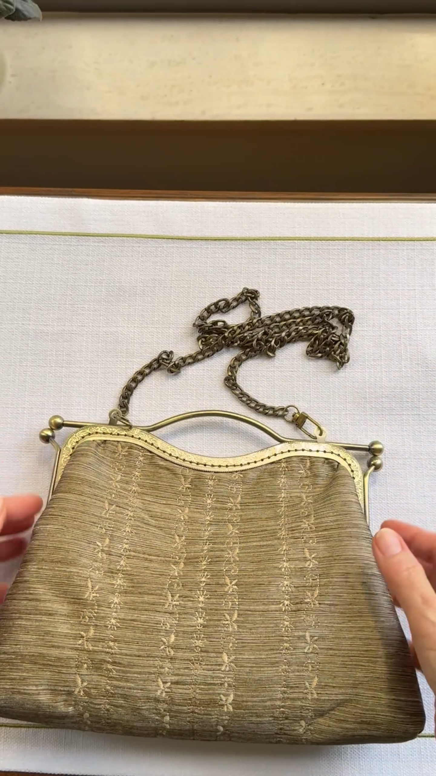 Vintage-Style Yellow Frame Clutch with Chain Strap