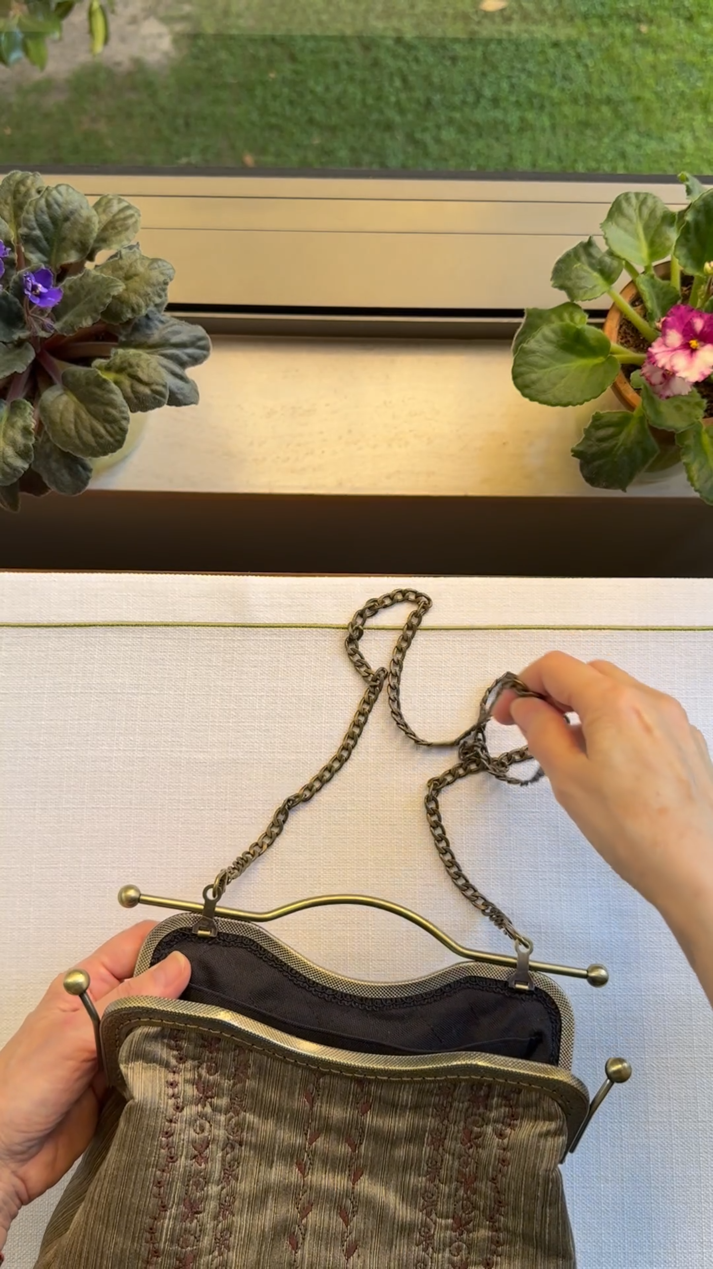 Vintage-Style Frame Clutch with Chain Strap | Red Embroidery