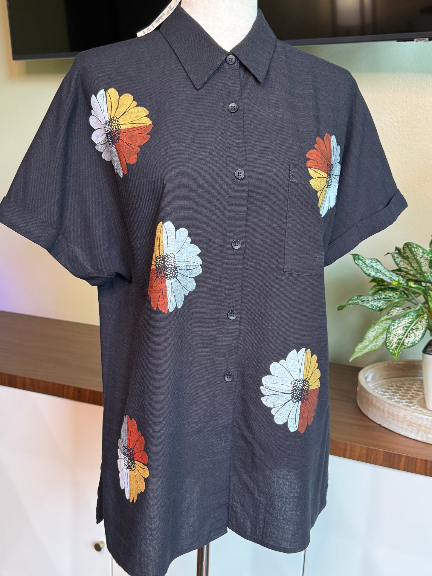 Women's black shirt Flowers