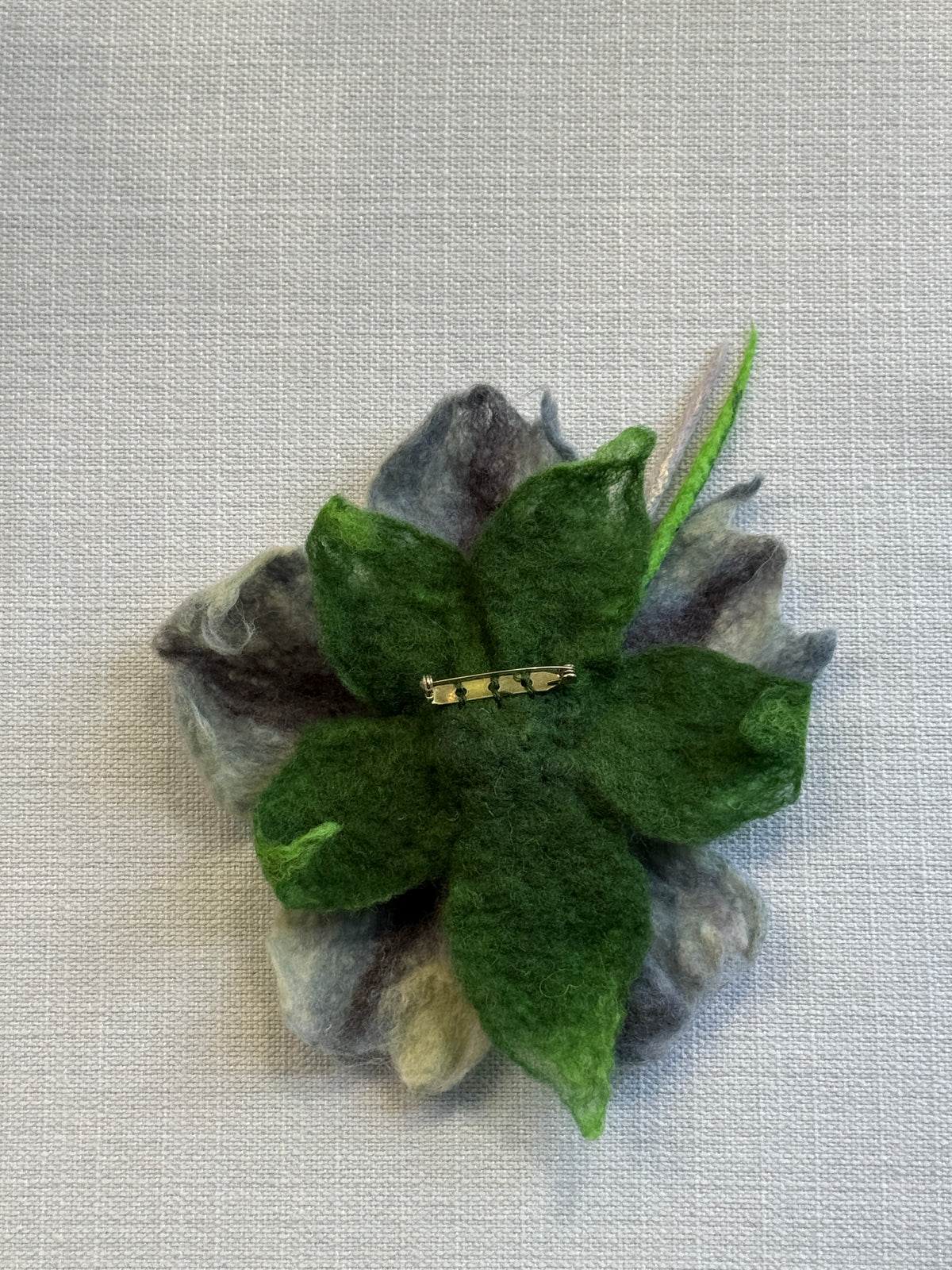 Brooch 1