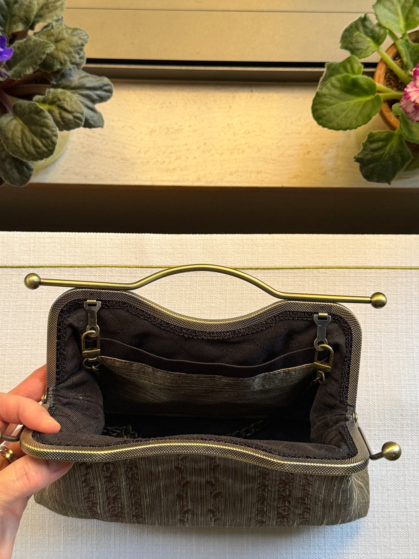 Vintage-Style Frame Clutch with Chain Strap | Red Embroidery