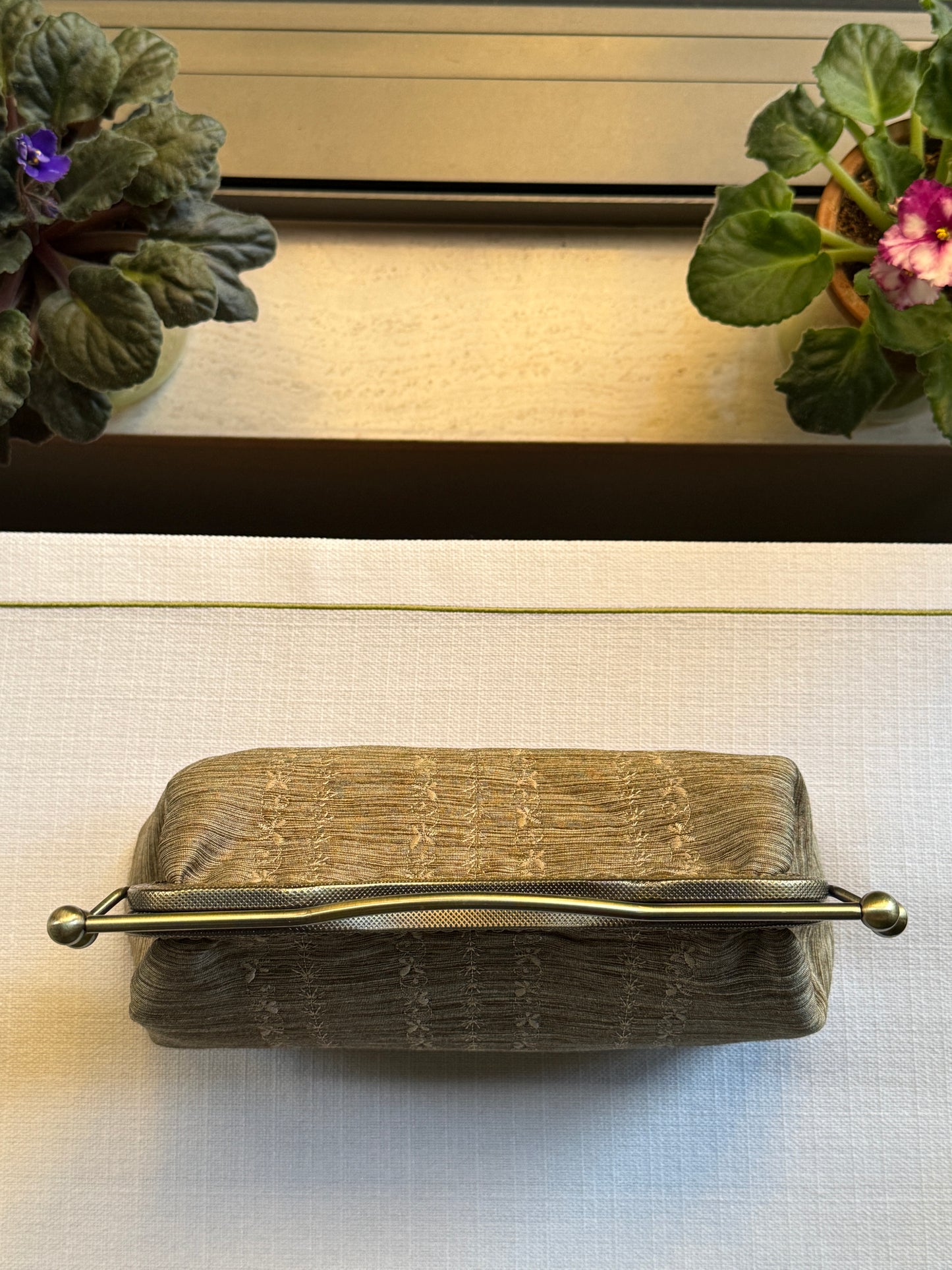 Vintage-Style Yellow Frame Clutch with Chain Strap